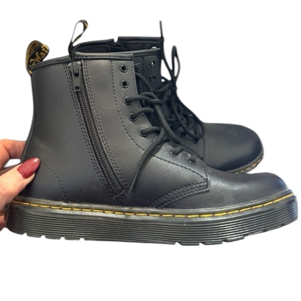 Dr. Doc Martens Lace Up Zavala J Black Leather Air Wear Boots Unisex